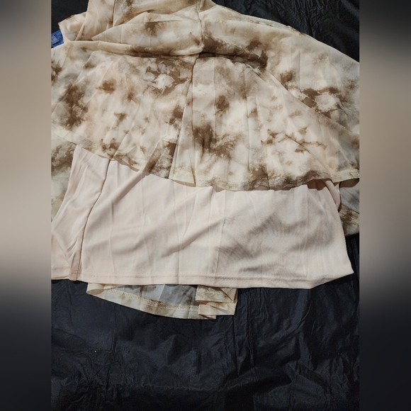 NWT Moon River skirt with flowy, tie dye design and stretch waist Size L - Picture 4 of 7